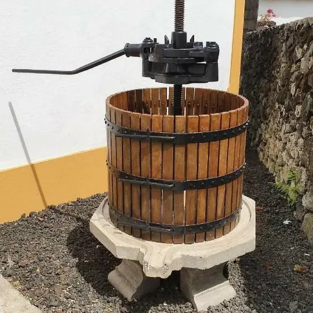 Casa Da Gente * Biscoitos (Terceira)